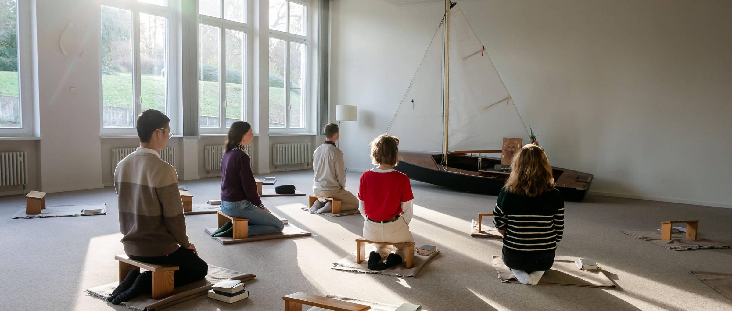 Zukunftswerkstatt-Frankfurt_Im-Meditationsraum